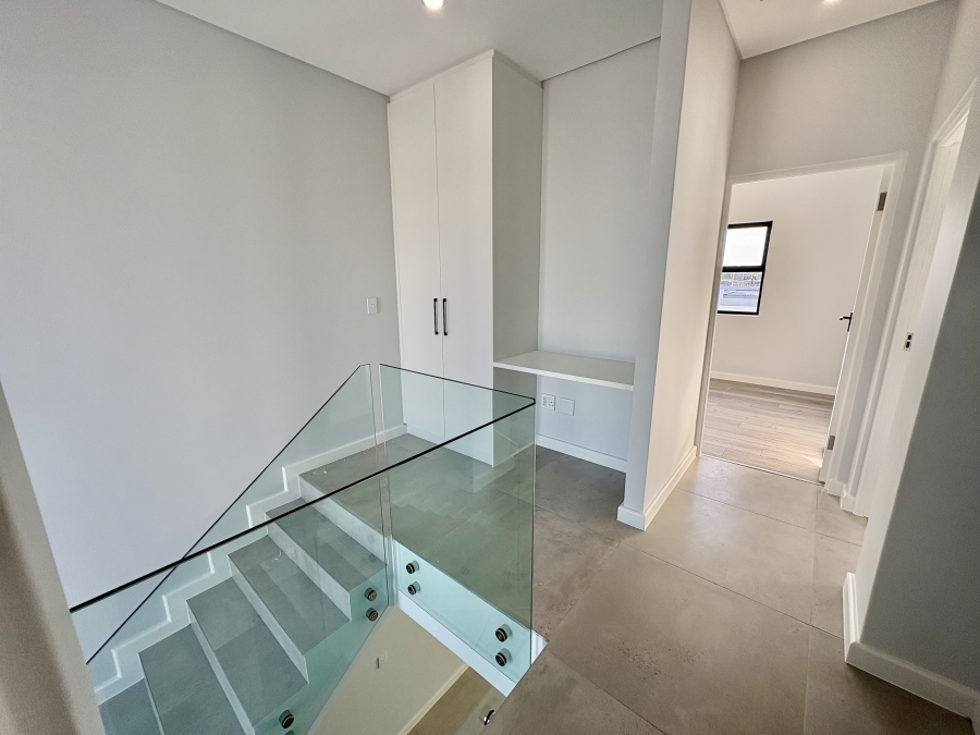 4 Bedroom Property for Sale in Sandown Western Cape